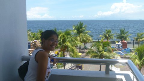 Roshell-at-the-overlook-at-Manila-Bay